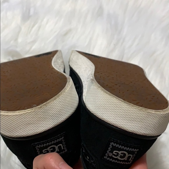 UGG Ladies Shoes - Picture 13 of 13